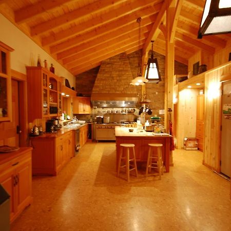 Bear Claw Lodge Kispiox Exterior photo